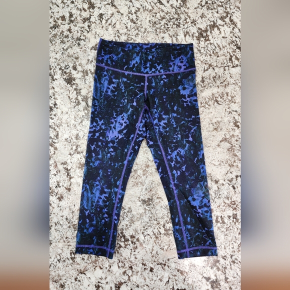 Lululemons size 6 leggings - Picture 1 of 4